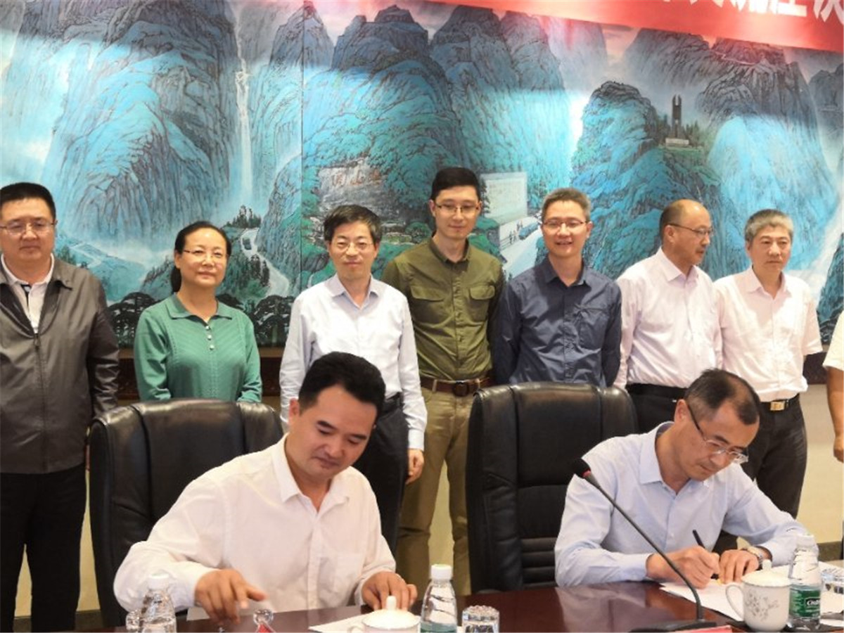签署上海红十字系统对口帮扶遵义2018年项目协议书2.jpg