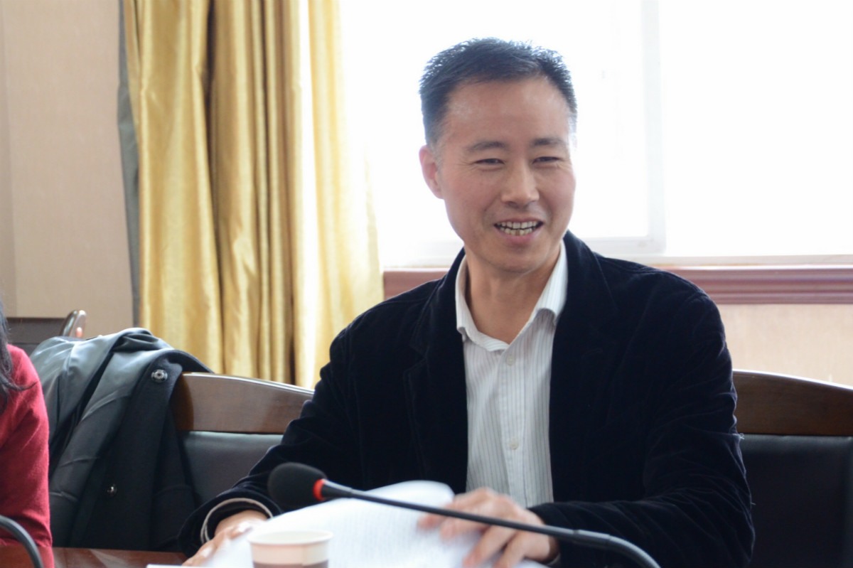 5 福泉市政协副主席、工商联主席周启华_meitu_9.jpg