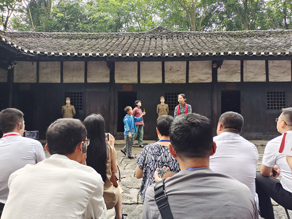 乌当区红十字会党支部到息烽集中营纪念馆开展研学及主题党日活动